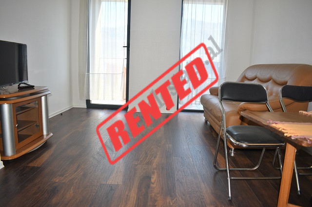 Apartament 1+1 me qira ne rrugen Kongresi i Manastirit, ne Tirane.
Ndodhet ne katin e 5te te nje pa